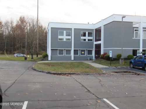 1b-981 State Route 33 W, Monroe, NJ, 08831-5923 | Card Image