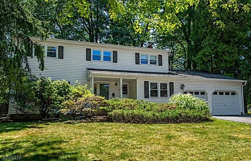 109 Leamoor Dr, Parsippany, NJ, 07054-2418 | Card Image