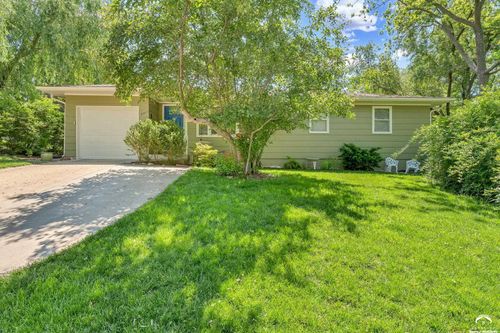 3211 W 9th St, Lawrence, KS, 66049-3127 | Card Image