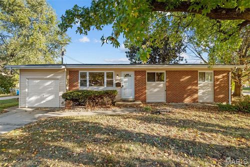 2270 Patterson Rd, Florissant, MO, 63031-2204 | Card Image