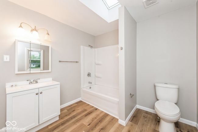 BATHROOM | Image 18