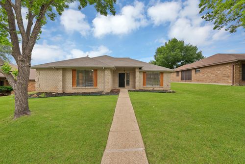 925 Creekview Dr, Mesquite, TX, 75181-2337 | Card Image