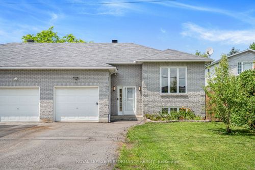 832 Rue St Isidore, Casselman, ON, K0A1M0 | Card Image