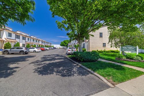16-15 Franklin Pl, Oceanside, NY, 11572-1351 | Card Image