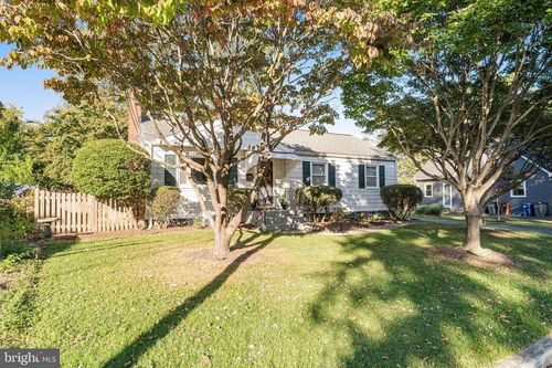 4132 Addison Rd, FAIRFAX, VA, 22030-3513 | Card Image