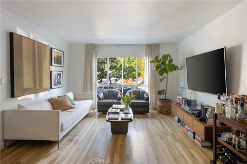 6400 Primrose, Los Angeles, CA, 90068 | Card Image