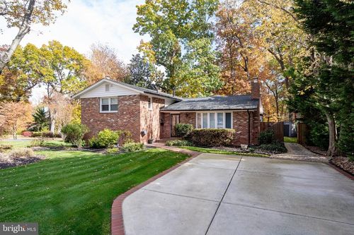 3809 Moss Dr, ANNANDALE, VA, 22003-1919 | Card Image