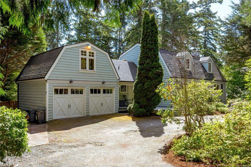 8565 Bourne Terr, North Saanich, BC, V8L1L9 | Card Image