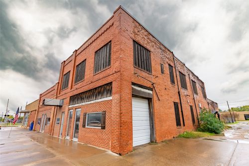 109 N 5th St, Wills Point, TX, 75169-2058 | Card Image