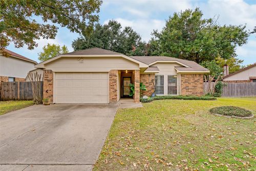1509 Hunting Green Dr, Fort Worth, TX, 76134-5555 | Card Image