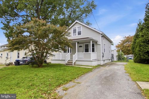 2212 Pleasantview Ave, Upper Chichester, PA, 19061-3827 | Card Image