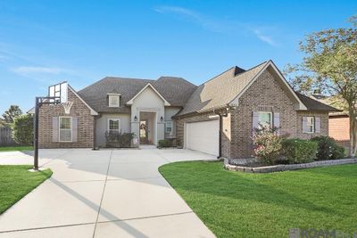 39357 Seaside Ln, House other with 4 bedrooms, 2 bathrooms and null parking in Prairieville LA | Image 1