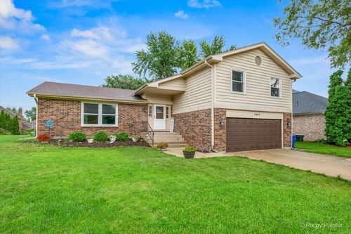 1487 Castlewood Dr, Wheaton, IL, 60189-7509 | Card Image