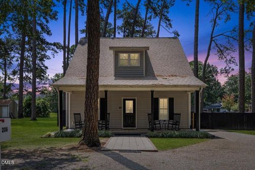 206 S Darden St, Kenly, NC, 27542-8279 | Card Image