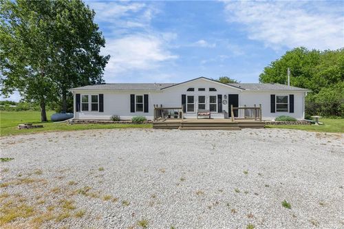 69 Porcupine Path, Linn Valley, KS, 66040-5331 | Card Image