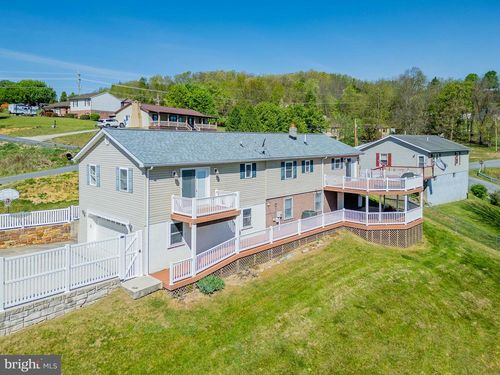 439 Dogwood Dr, Franklin, WV, 26807-6572 | Card Image