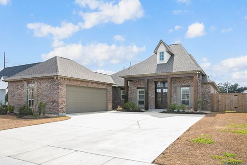 38233 Meadow Rue Dr, Prairieville, LA, 70769-2902 | Card Image