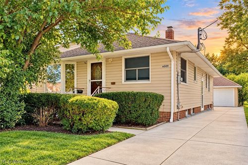 6009 Biddulph Rd, Brooklyn, OH, 44144-3340 | Card Image