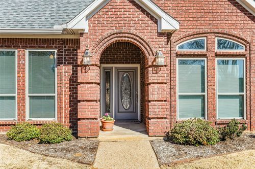 2942 Woodland Hills Dr, Grapevine, TX, 76051-6426 | Card Image