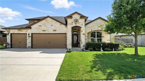 323 Limestone Crk, New Braunfels, TX, 78130-7512 | Card Image