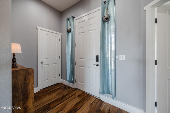 Entry | Image 6