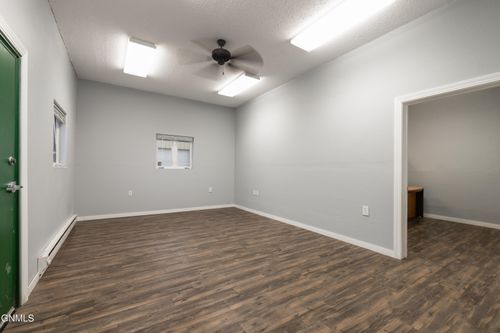 2401 Morrison Ave, Bismarck, ND, 58504-6833 | Card Image