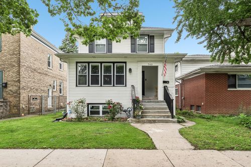 743 S Lombard Ave, Oak Park, IL, 60304-1607 | Card Image