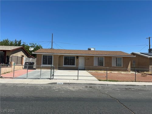 2528 E Brooks Ave, North Las Vegas, NV, 89030-5014 | Card Image