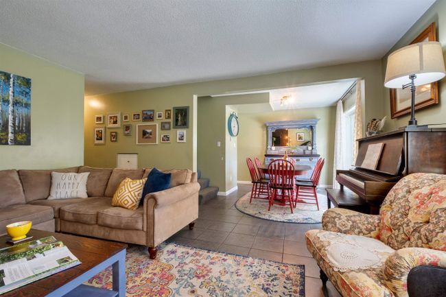 12005 Mcintyre Court, House other with 4 bedrooms, 1 bathrooms and 2 parking in Maple Ridge BC | Image 3