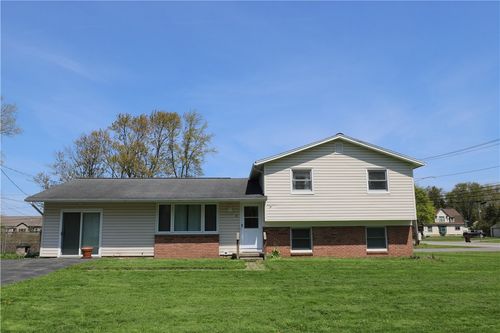 4 Mercury Dr, Gates, NY, 14624-2408 | Card Image