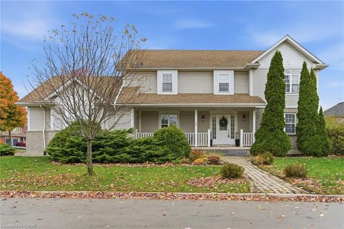 8 Sidney Cres, Stoney Creek, ON, L8J3W1 | Card Image