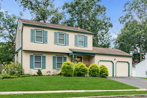 11 Concord Cir, Howell, NJ, 07731-1557 | Card Image