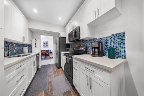 apt-104-4330 Hillcrest Dr, Hollywood, FL, 33021-7934 | Card Image