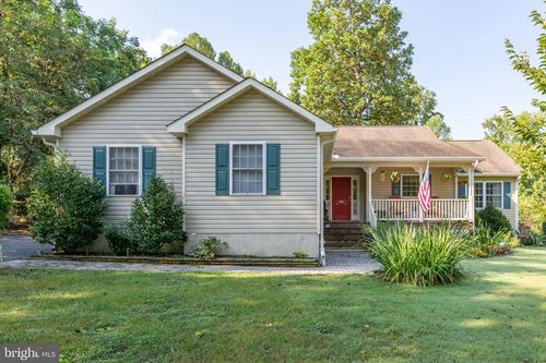 8460 Reagan Dr, KING GEORGE, VA, 22485-7151 | Card Image