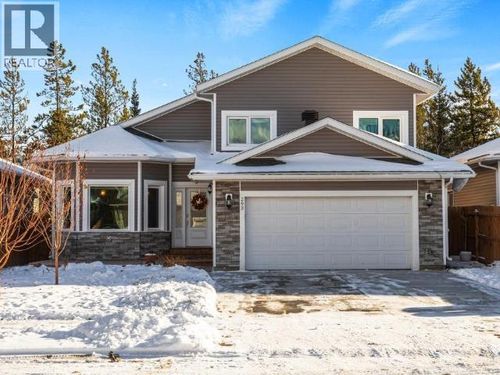 293 Keno Way, Whitehorse, YT, Y1A0S8 | Card Image