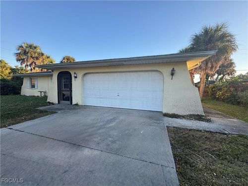 601 Dolphin Rd, Venice, FL, 34293-7832 | Card Image