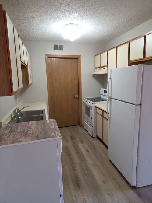 04-2416 Park Avenue, Muscatine, IA, 52761 | Card Image