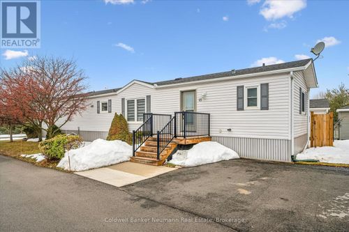 15 Elm St, Puslinch, ON, N0B2J0 | Card Image