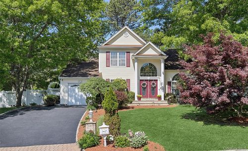 16 Winterberry Dr, Middle Island, NY, 11953-2705 | Card Image