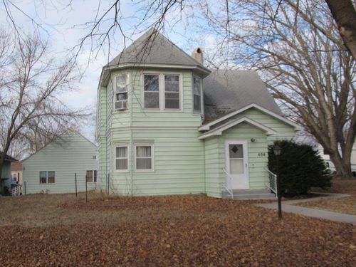 404 S Main Ave, Hills, MN, 56138-1101 | Card Image