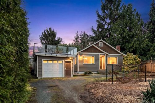 631 Kent Rd, Saanich, BC, V8Z1Z2 | Card Image