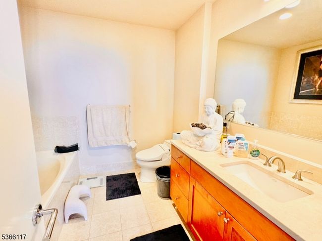APT-2205 - 1 Spring St, Townhouse with 2 bedrooms, 2 bathrooms and null parking in New Brunswick NJ | Image 39