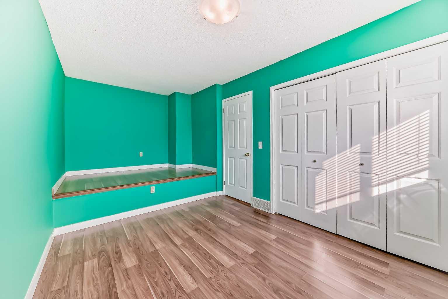 164 Sanderling Close Nw, Home with 5 bedrooms, 3 bathrooms and 2 parking in Calgary AB | Image 15