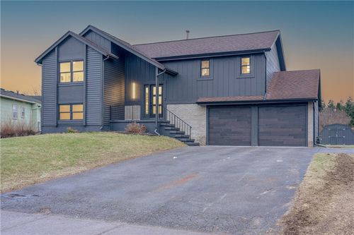 7 Glenville Dr, Gates, NY, 14606-4613 | Card Image