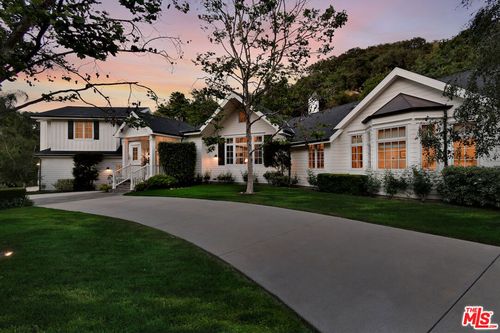 3640 Longridge Ave, Sherman Oaks, CA, 91423-4918 | Card Image