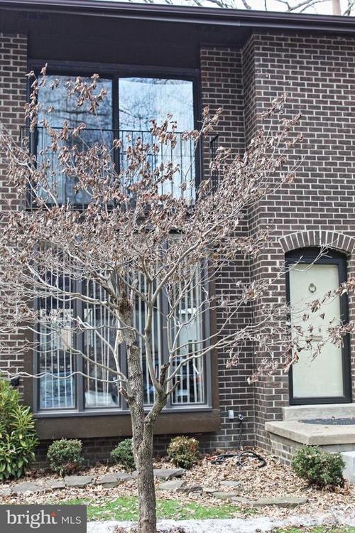 4960 Schuyler Dr, ANNANDALE, VA, 22003-5144 | Card Image