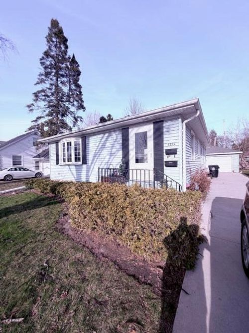 3339 6th Ave, RACINE, WI, 53402-3701 | Card Image
