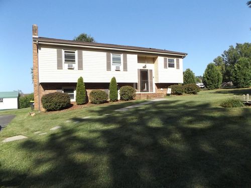 114 Wildcat Rd., Hillsville, VA, 24343 | Card Image