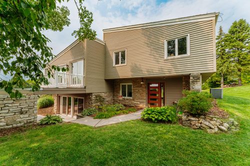 N57W26416 Mountain Meadows Dr, Lisbon, WI, 53089-4040 | Card Image