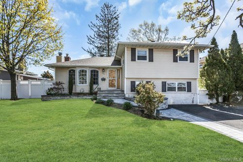 449 2nd Ave, Massapequa Park, NY, 11762-1546 | Card Image